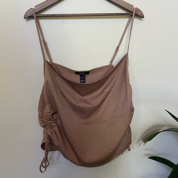🔸 Forever 21 🔸 silky crop top - Picture 1 of 6